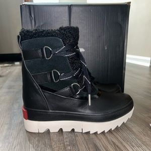 NEW Joan of Arc Sorel next boot WP size 9